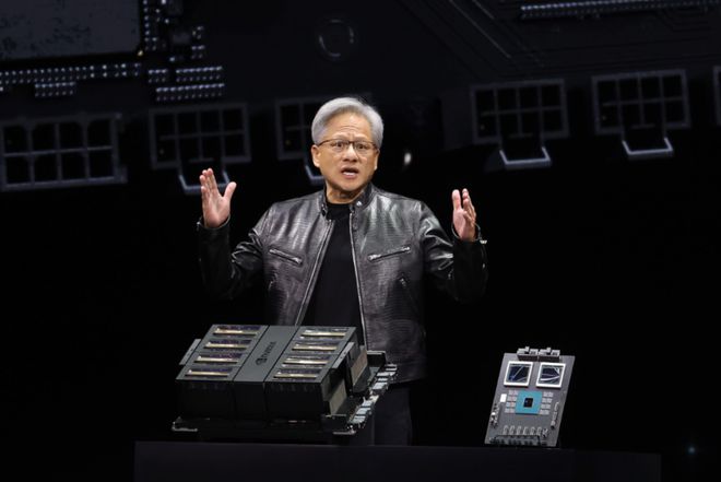 英伟达发布GPU RTX 5090，它拥有920亿个晶体管(图4)